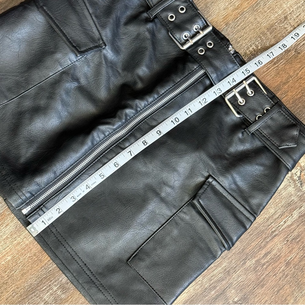 Black Skirt - Picture 6 of 7